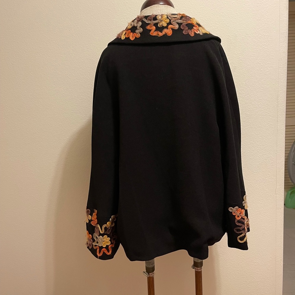 Unique jacket - Picture 6 of 12